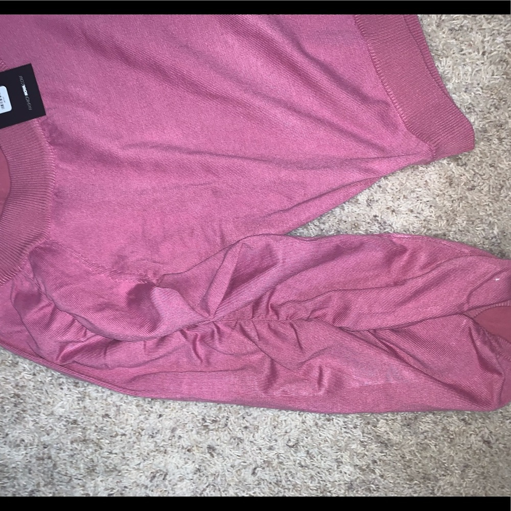 Pink sweater - Picture 2 of 3